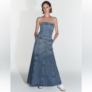 Selling this denim Zara maxi skirt!